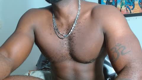 Snapshot of mike_kingcum chatting on 01/22/25, 02:04 mike online show from 01/22/25, 02:04