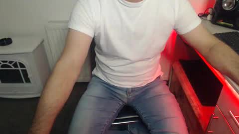 Snapshot of mike_master30 chatting on 12/08/24, 02:09 MikeMaster online show from 12/08/24, 02:09