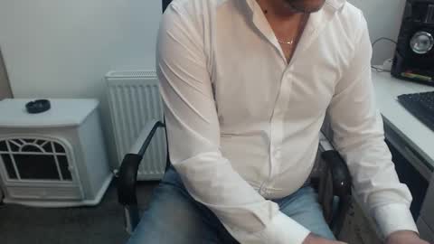 Snapshot of mike_master30 chatting on 12/22/24, 08:38 MikeMaster online show from 12/22/24, 08:38