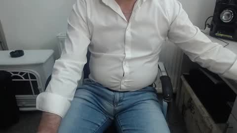 Snapshot of mike_master30 chatting on 01/17/25, 08:13 MikeMaster online show from 01/17/25, 08:13