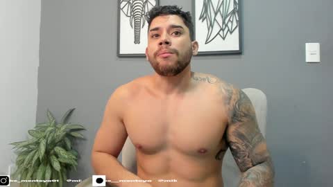 Snapshot of mike_montoya chatting on 01/05/25, 04:14 Mike Montoya online show from 01/05/25, 04:14