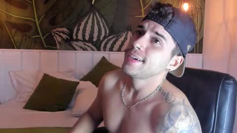 Snapshot of mike_montoya chatting on 11/14/25, 04:33 Mike Montoya online show from 11/14/25, 04:33