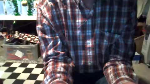 Snapshot of mikeb3200 chatting on 12/31/24, 04:38 mikeb3200 online show from 12/31/24, 04:38