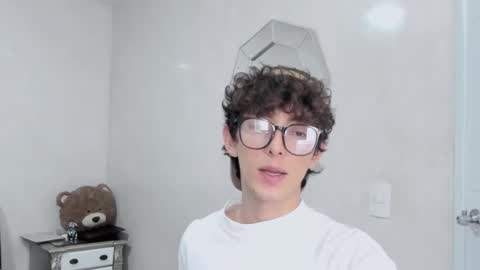 Snapshot of mikebelf4 chatting on 02/19/26, 04:41 Mikebelf4 online show from 02/19/26, 04:41