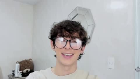 Snapshot of mikebelf4 chatting on 02/27/26, 12:32 Mikebelf4 online show from 02/27/26, 12:32