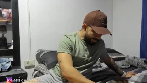 Snapshot of mikeblaree chatting on 11/03/25, 04:30 mikeblaree online show from 11/03/25, 04:30