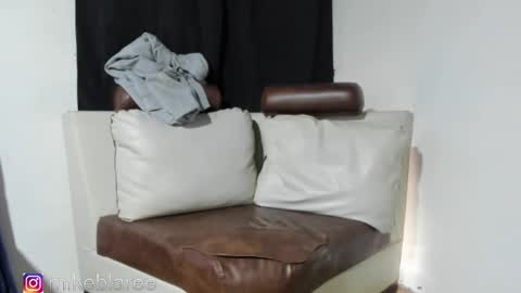 Snapshot of mikeblaree chatting on 11/08/25, 04:51 mikeblaree online show from 11/08/25, 04:51