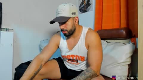 Snapshot of mikeblaree chatting on 02/09/26, 12:25 mikeblaree online show from 02/09/26, 12:25