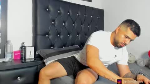 Snapshot of mikeblaree chatting on 02/09/26, 06:45 mikeblaree online show from 02/09/26, 06:45