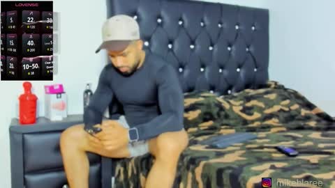 Snapshot of mikeblaree chatting on 02/25/26, 07:34 mikeblaree online show from 02/25/26, 07:34