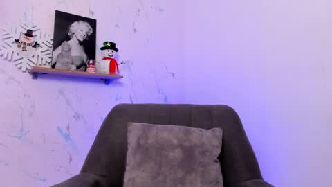 Snapshot of mikecooper_ chatting on 12/31/24, 05:22 Mike Cooper online show from 12/31/24, 05:22