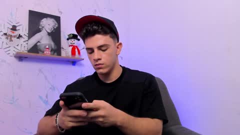 Snapshot of mikecooper_ chatting on 01/08/25, 04:44 Mike Cooper online show from 01/08/25, 04:44