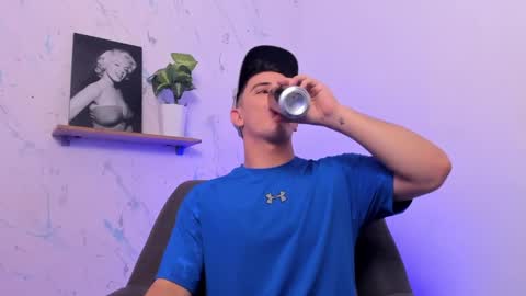 Snapshot of mikecooper_ chatting on 01/30/25, 08:11 Mike Cooper online show from 01/30/25, 08:11