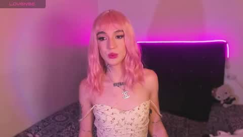 Snapshot of mikee_g chatting on 02/17/26, 01:35 ZARA BLARE online show from 02/17/26, 01:35