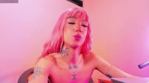 Snapshot of mikee_g chatting on 02/17/26, 09:32 ZARA BLARE online show from 02/17/26, 09:32