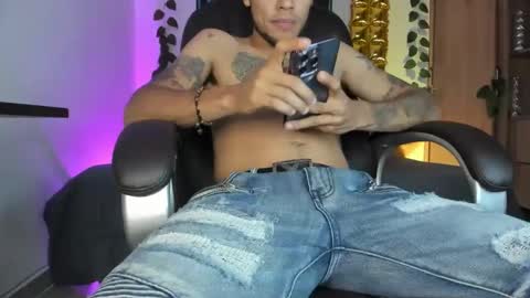 Snapshot of mikee_scooth chatting on 12/04/24, 12:52 mikee_scooth online show from 12/04/24, 12:52