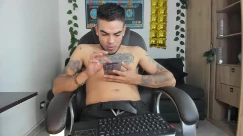 Snapshot of mikee_scooth chatting on 12/29/24, 07:17 mikee_scooth online show from 12/29/24, 07:17