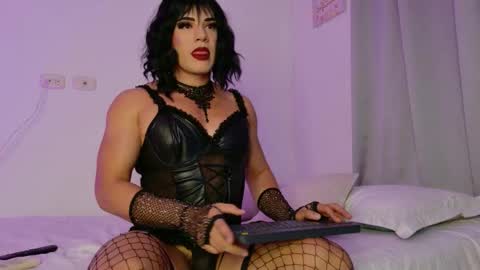 Snapshot of mikegaitan1 chatting on 09/12/25, 08:53 mikegaitan1 online show from 09/12/25, 08:53