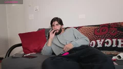 Snapshot of mikehawk1589 chatting on 12/15/25, 04:06 mikehawk1589 online show from 12/15/25, 04:06