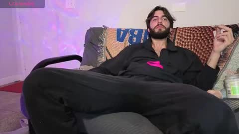 Snapshot of mikehawk1589 chatting on 12/23/25, 07:17 mikehawk1589 online show from 12/23/25, 07:17