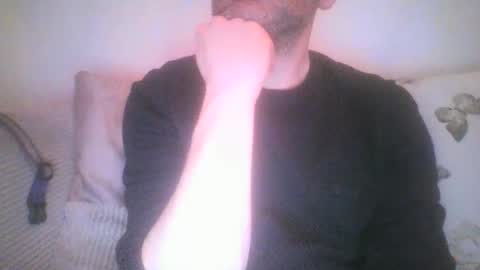 Snapshot of mikehockishuge9 chatting on 01/01/25, 01:47 mikehockishuge9 online show from 01/01/25, 01:47