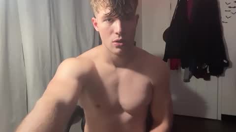 Snapshot of mikeiron126150 chatting on 11/17/25, 04:51 mikeiron126150 online show from 11/17/25, 04:51