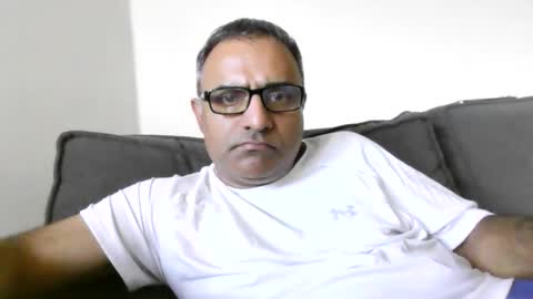 Snapshot of mikej143 chatting on 05/03/26, 11:44 mikej143 online show from 05/03/26, 11:44