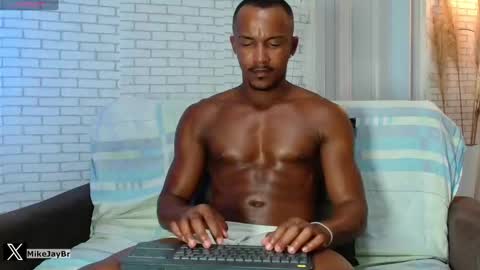 Snapshot of mikejaybr chatting on 01/22/25, 12:48 Mike Jay online show from 01/22/25, 12:48