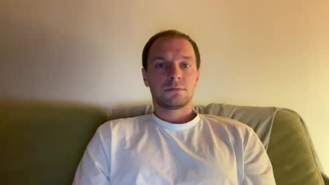 Snapshot of mikemalin8 chatting on 11/14/25, 09:35 mikemalin8 online show from 11/14/25, 09:35