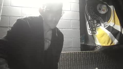 Snapshot of mikenquinn chatting on 06/16/26, 03:42 mikenquinn online show from 06/16/26, 03:42