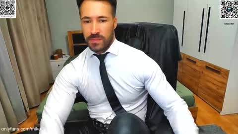 Mike    online show from 12/02/25, 04:02