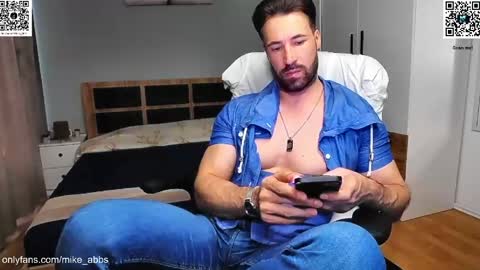 Mike    online show from 06/05/26, 02:45