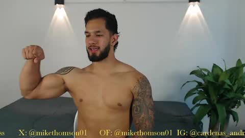 Snapshot of mikethomson01 chatting on 04/16/26, 05:25 Mike online show from 04/16/26, 05:25