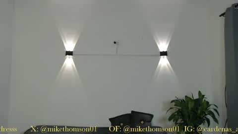 Snapshot of mikethomson01 chatting on 04/21/26, 01:07 Mike online show from 04/21/26, 01:07