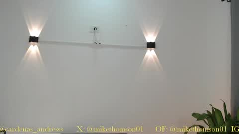 Snapshot of mikethomson01 chatting on 05/09/26, 02:17 Mike online show from 05/09/26, 02:17