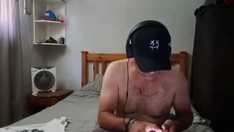 Snapshot of mikeundies chatting on 05/13/26, 07:17 mikeundies online show from 05/13/26, 07:17