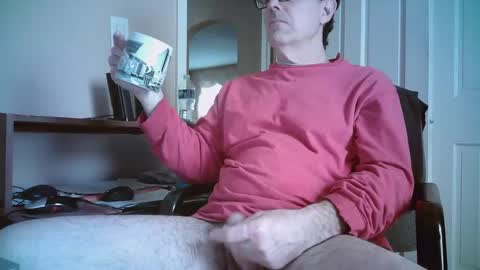 Snapshot of mikewulds chatting on 10/19/25, 02:29 Mike online show from 10/19/25, 02:29