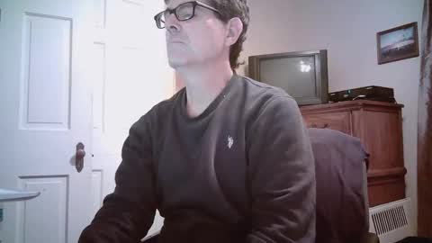Snapshot of mikewulds chatting on 10/25/25, 02:52 Mike online show from 10/25/25, 02:52