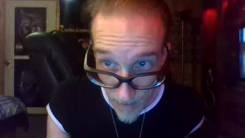 Snapshot of mikey33436 chatting on 02/14/25, 01:02 Michael online show from 02/14/25, 01:02