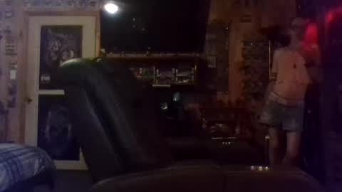 Snapshot of mikey33436 chatting on 09/17/25, 10:33 Michael online show from 09/17/25, 10:33