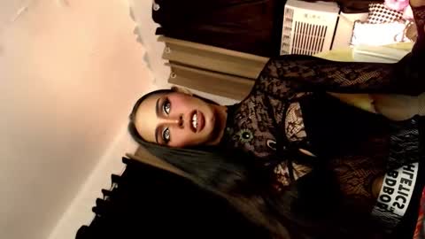 Mistress MikeyAlawi online show from 12/22/25, 03:09