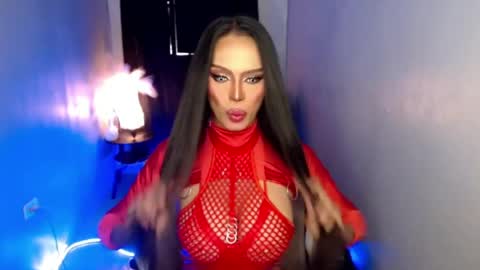 Snapshot of mikeyalawi03 chatting on 04/10/26, 10:31 Mistress MikeyAlawi online show from 04/10/26, 10:31