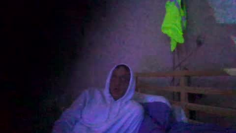 Snapshot of mikeygmklad chatting on 06/27/26, 06:35 m online show from 06/27/26, 06:35
