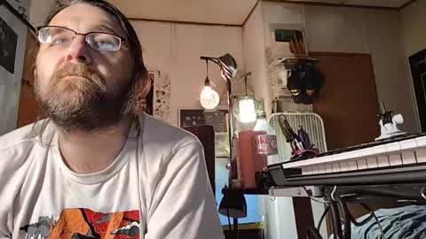 Snapshot of mikeylikesit38 chatting on 12/19/24, 09:07 Mikey online show from 12/19/24, 09:07