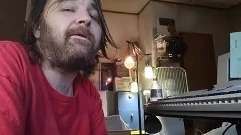 Snapshot of mikeylikesit38 chatting on 01/01/25, 09:41 Mikey online show from 01/01/25, 09:41