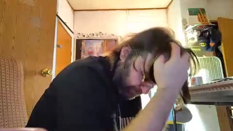 Snapshot of mikeylikesit38 chatting on 01/06/25, 07:42 Mikey online show from 01/06/25, 07:42