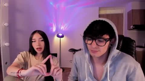 Snapshot of mikeyvioleta chatting on 04/15/26, 11:16 VIOLETAMIKE online show from 04/15/26, 11:16