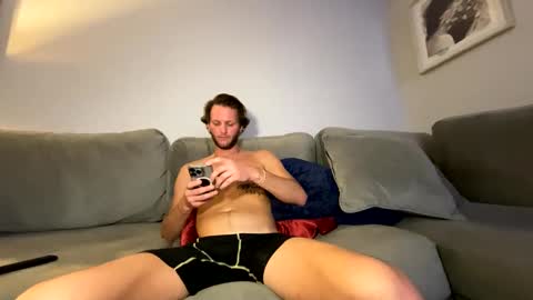 Snapshot of mikeywhite123 chatting on 01/09/25, 02:01 mikeywhite123 online show from 01/09/25, 02:01