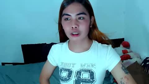 Snapshot of mikhaylaanderson chatting on 05/15/26, 02:51 Mikhayla online show from 05/15/26, 02:51
