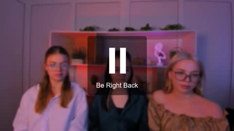 miki_ti online show from 10/18/25, 08:26